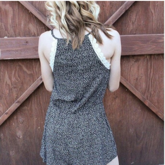 2x HP- Ganji LA Black & White Romper - Picture 4 of 4